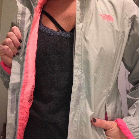 The North Face Resolve Jacket - Picture 8 of 9